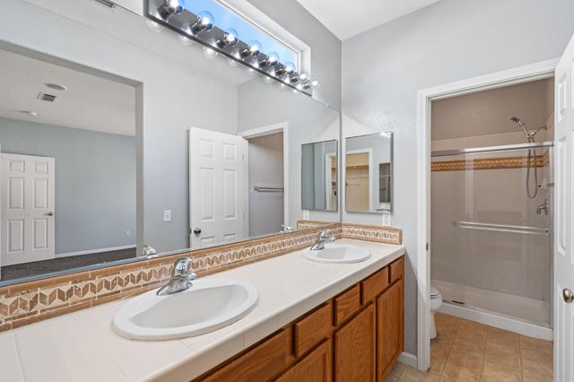 7833 Primm Valley Ct, Sacramento, CA 95829