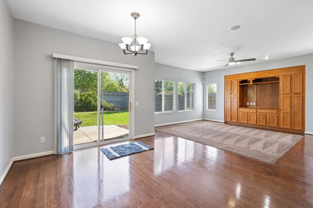 7833 Primm Valley Ct, Sacramento, CA 95829