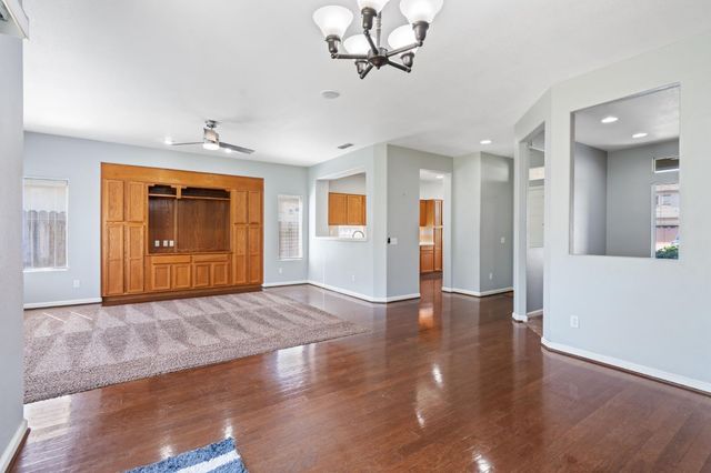 7833 Primm Valley Ct, Sacramento, CA 95829