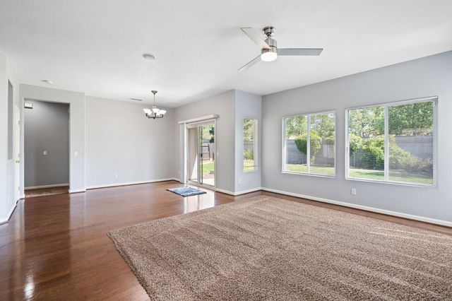 7833 Primm Valley Ct, Sacramento, CA 95829