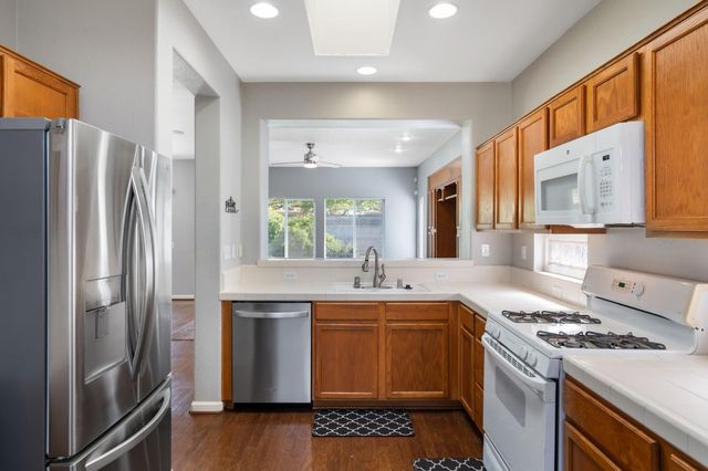 7833 Primm Valley Ct, Sacramento, CA 95829