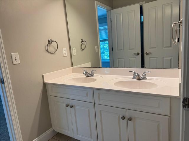 130 Wickham Drive, Tyrone, GA 30290