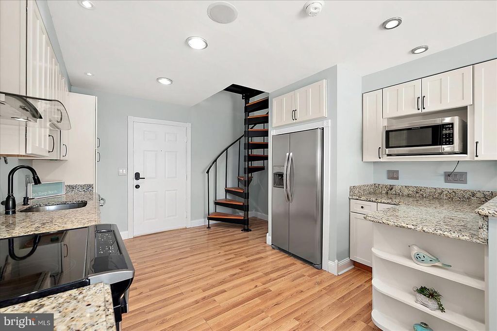 Image 18 of property listing at 105 123RD ST #332B2, Ocean City, MD 21842