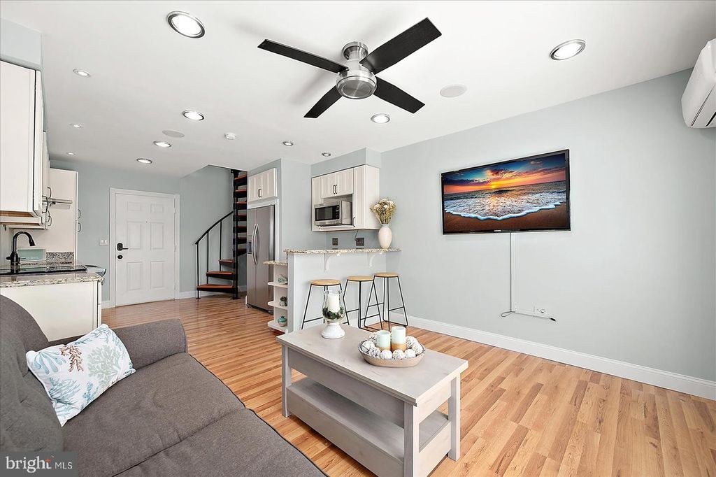 Image 8 of property listing at 105 123RD ST #332B2, Ocean City, MD 21842