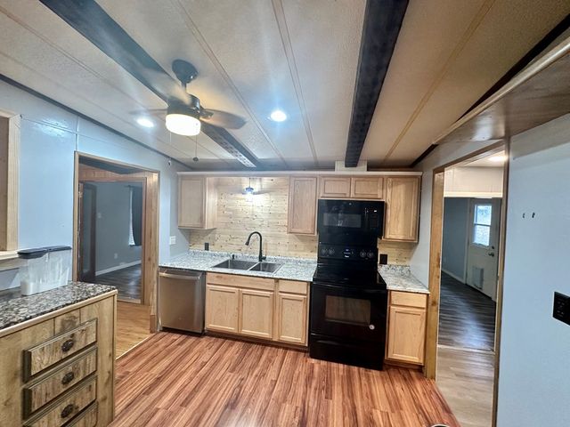 172 Sleepy Hollow Circle, Kerrville, TX 78028