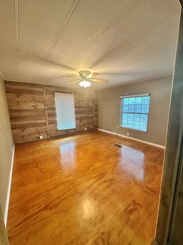 172 Sleepy Hollow Circle, Kerrville, TX 78028