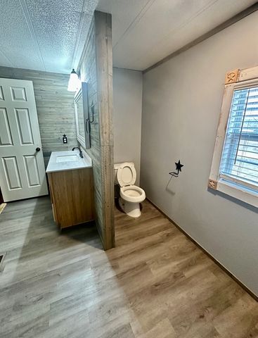 172 Sleepy Hollow Circle, Kerrville, TX 78028