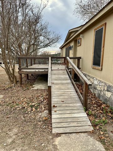 172 Sleepy Hollow Circle, Kerrville, TX 78028
