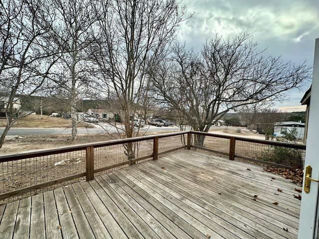 172 Sleepy Hollow Circle, Kerrville, TX 78028