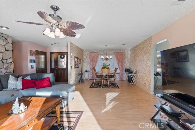 7148 Kingsley, Hesperia, CA 92345