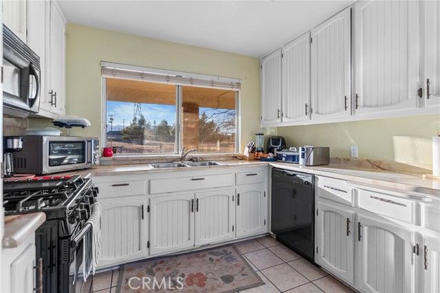 7148 Kingsley, Hesperia, CA 92345