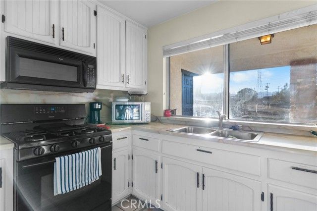 7148 Kingsley, Hesperia, CA 92345