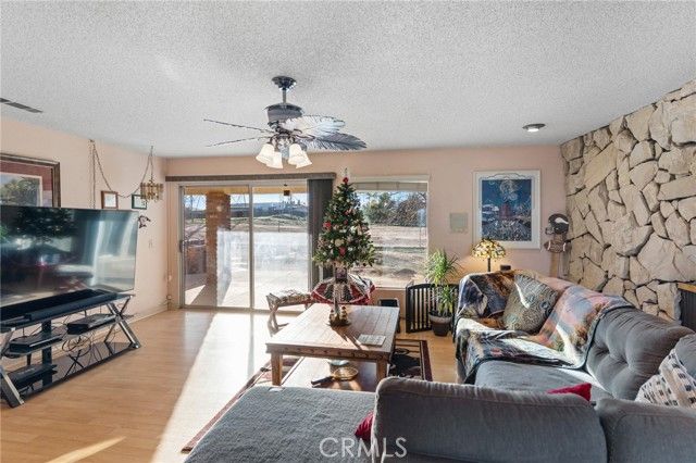 7148 Kingsley, Hesperia, CA 92345