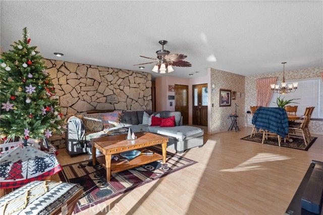 7148 Kingsley, Hesperia, CA 92345