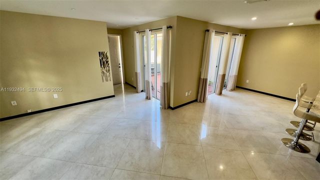 1094 Redwood St 1094, Hollywood, FL 33019