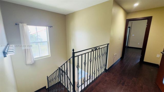 1094 Redwood St 1094, Hollywood, FL 33019