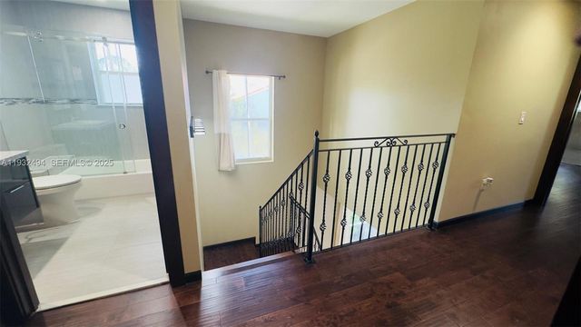 1094 Redwood St 1094, Hollywood, FL 33019