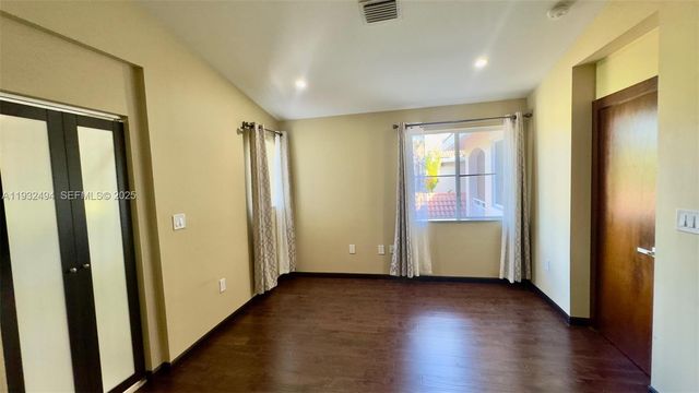 1094 Redwood St 1094, Hollywood, FL 33019