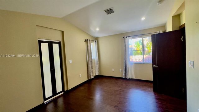 1094 Redwood St 1094, Hollywood, FL 33019