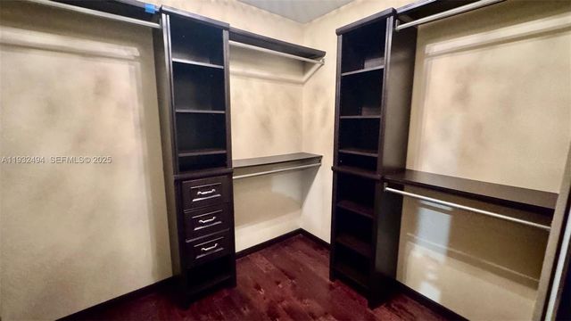 1094 Redwood St 1094, Hollywood, FL 33019