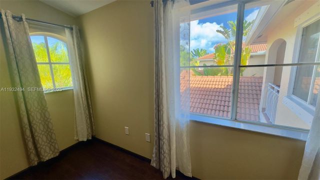 1094 Redwood St 1094, Hollywood, FL 33019