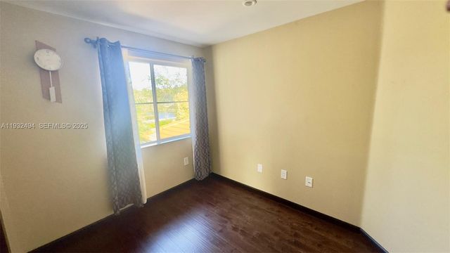 1094 Redwood St 1094, Hollywood, FL 33019