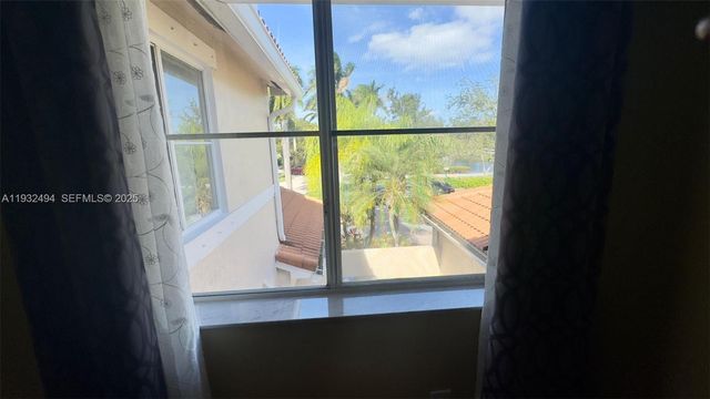 1094 Redwood St 1094, Hollywood, FL 33019