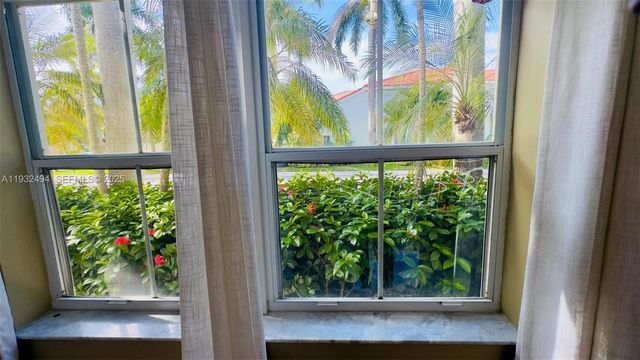 1094 Redwood St 1094, Hollywood, FL 33019