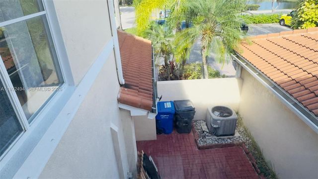 1094 Redwood St 1094, Hollywood, FL 33019