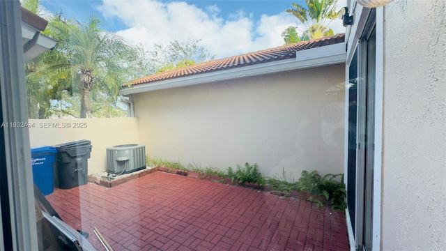 1094 Redwood St 1094, Hollywood, FL 33019