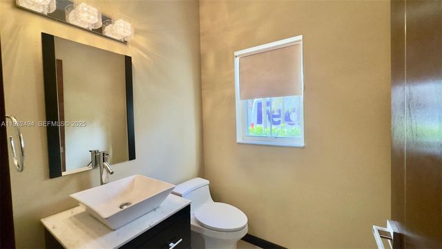 1094 Redwood St 1094, Hollywood, FL 33019