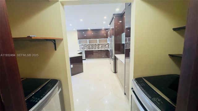 1094 Redwood St 1094, Hollywood, FL 33019