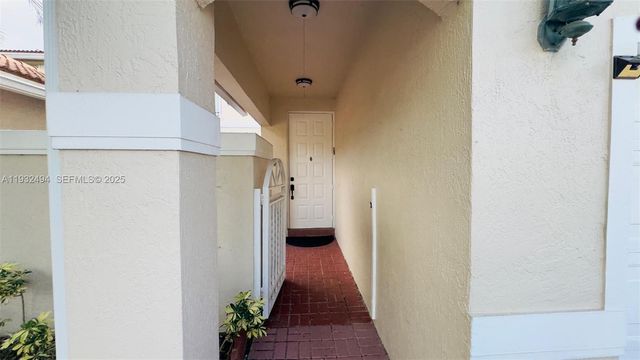 1094 Redwood St 1094, Hollywood, FL 33019
