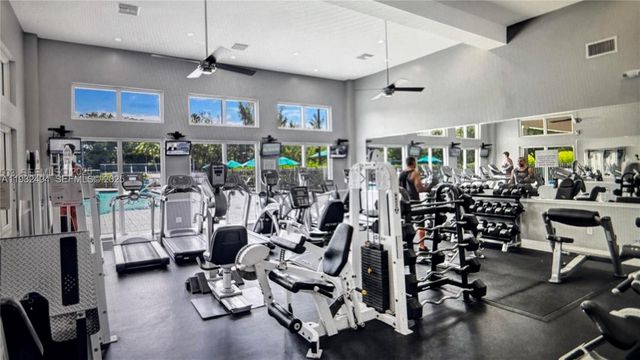 1094 Redwood St 1094, Hollywood, FL 33019