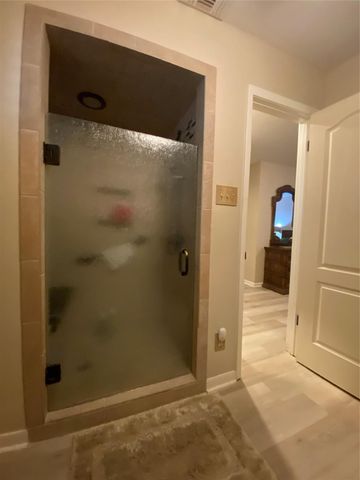 520 Sycamore Street, Lake Jackson, TX 77566