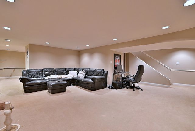 7 Birch Tree Court, Elmhurst, IL 60126