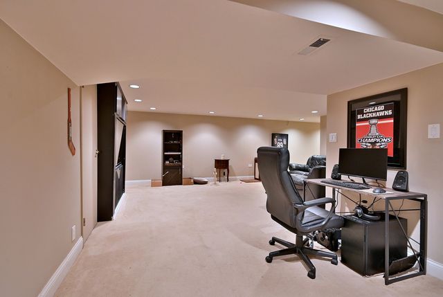 7 Birch Tree Court, Elmhurst, IL 60126