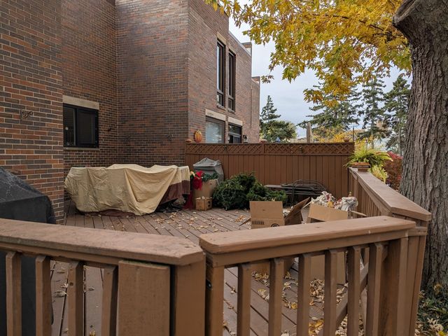 7 Birch Tree Court, Elmhurst, IL 60126