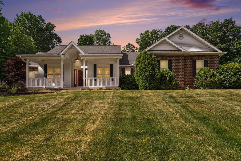 55220 Sundance Drive, New Carlisle, IN 46552