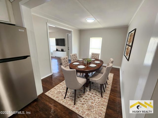 5827 AUGO Lane, Jacksonville, FL 32244