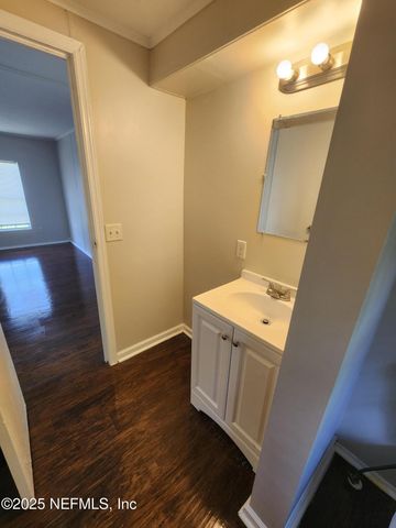 5827 AUGO Lane, Jacksonville, FL 32244
