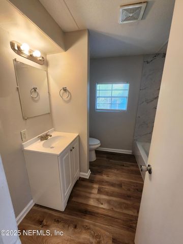5827 AUGO Lane, Jacksonville, FL 32244