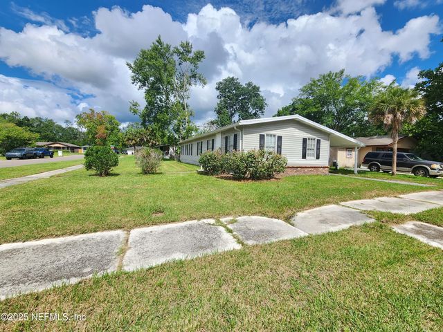 5827 AUGO Lane, Jacksonville, FL 32244