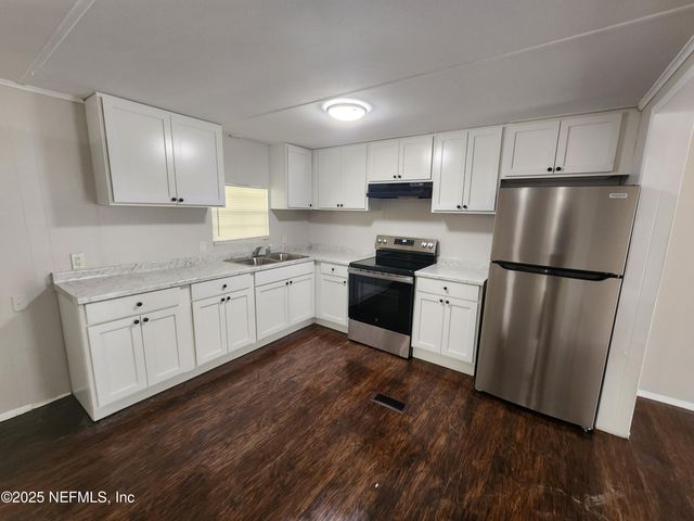 5827 AUGO Lane, Jacksonville, FL 32244
