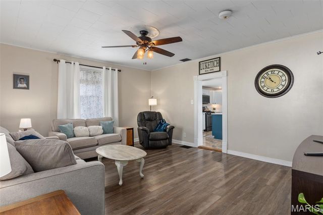 306 E Putnam Street, Mount Olive, IL 62069