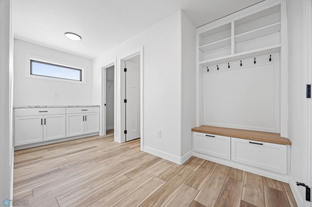 8806 Meadowlark Parkway, Horace, ND 58047