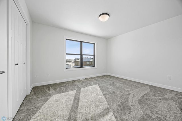 8806 Meadowlark Parkway, Horace, ND 58047