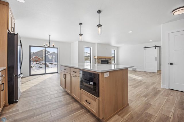 8806 Meadowlark Parkway, Horace, ND 58047