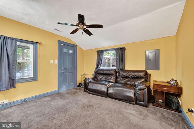 1001 IAGO AVE, Capitol Heights, MD 20743