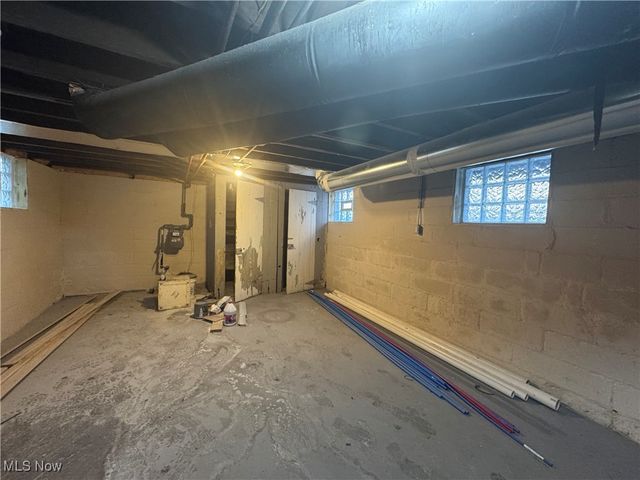 1015 E 131st Street, East Cleveland, OH 44108